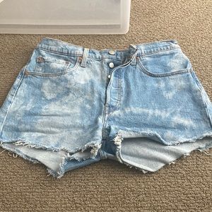 Womens Levi shorts size 30